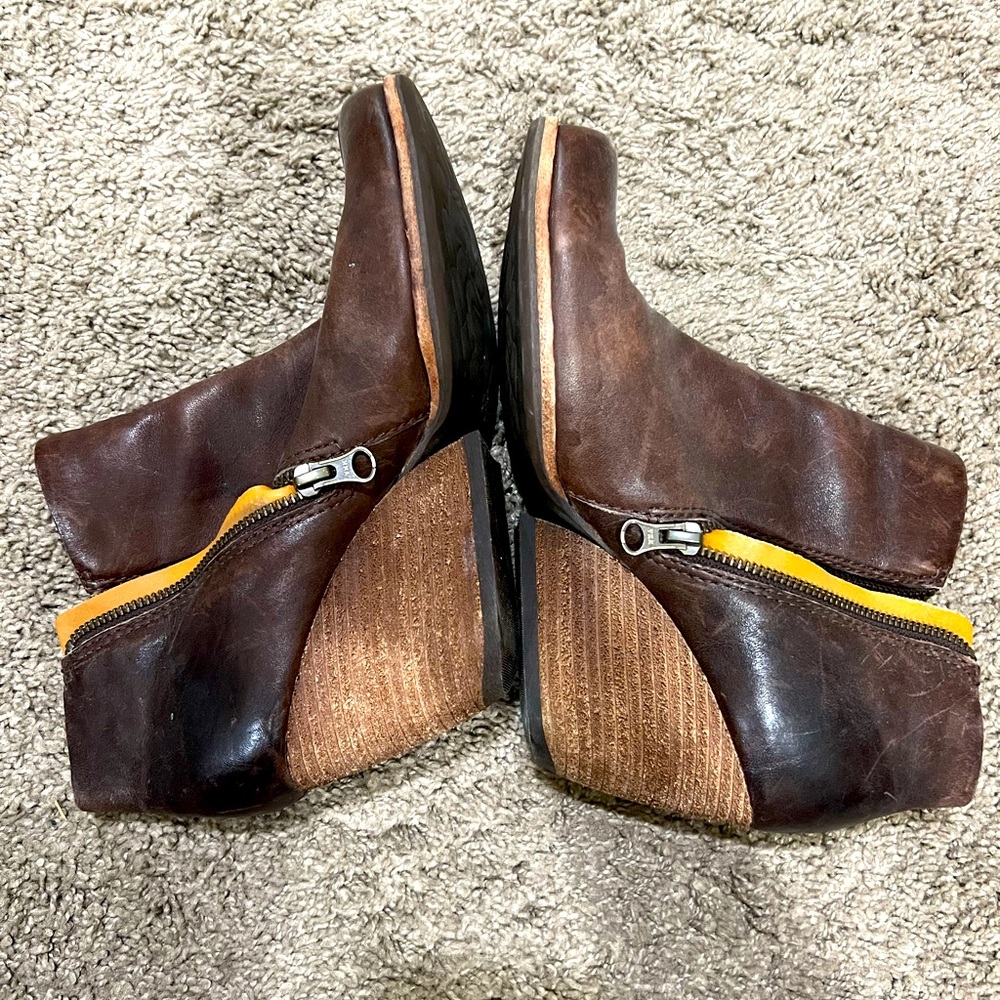 Korkease booties size 8.5